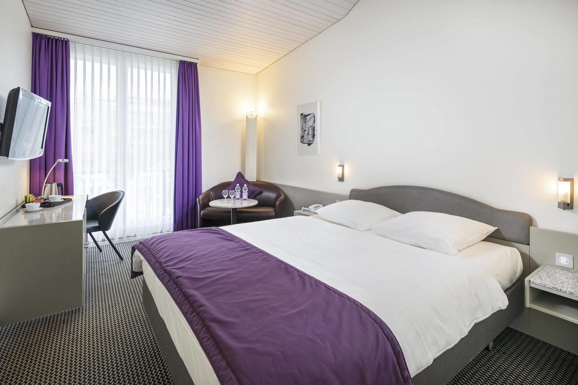 Hotel Fly Away Kloten Zewnętrze zdjęcie